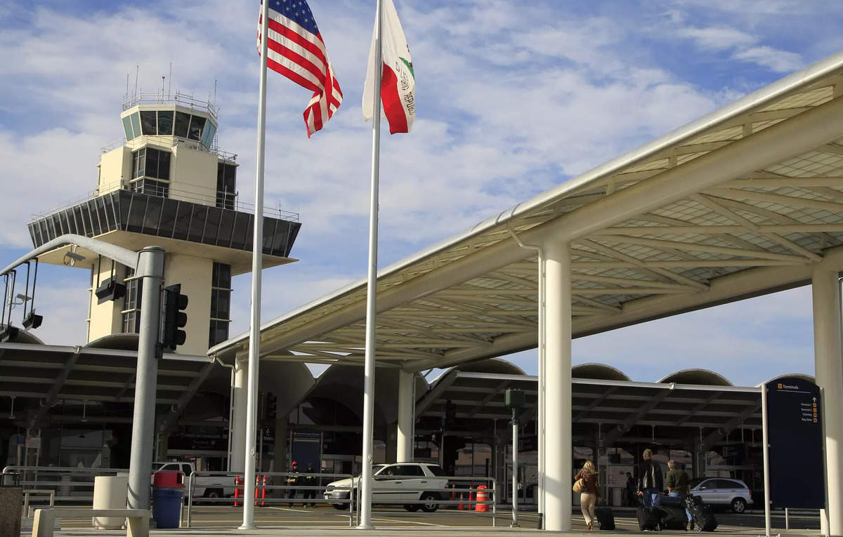 Airports are fighting over the right to use the name 'San Francisco', ET TravelWorld