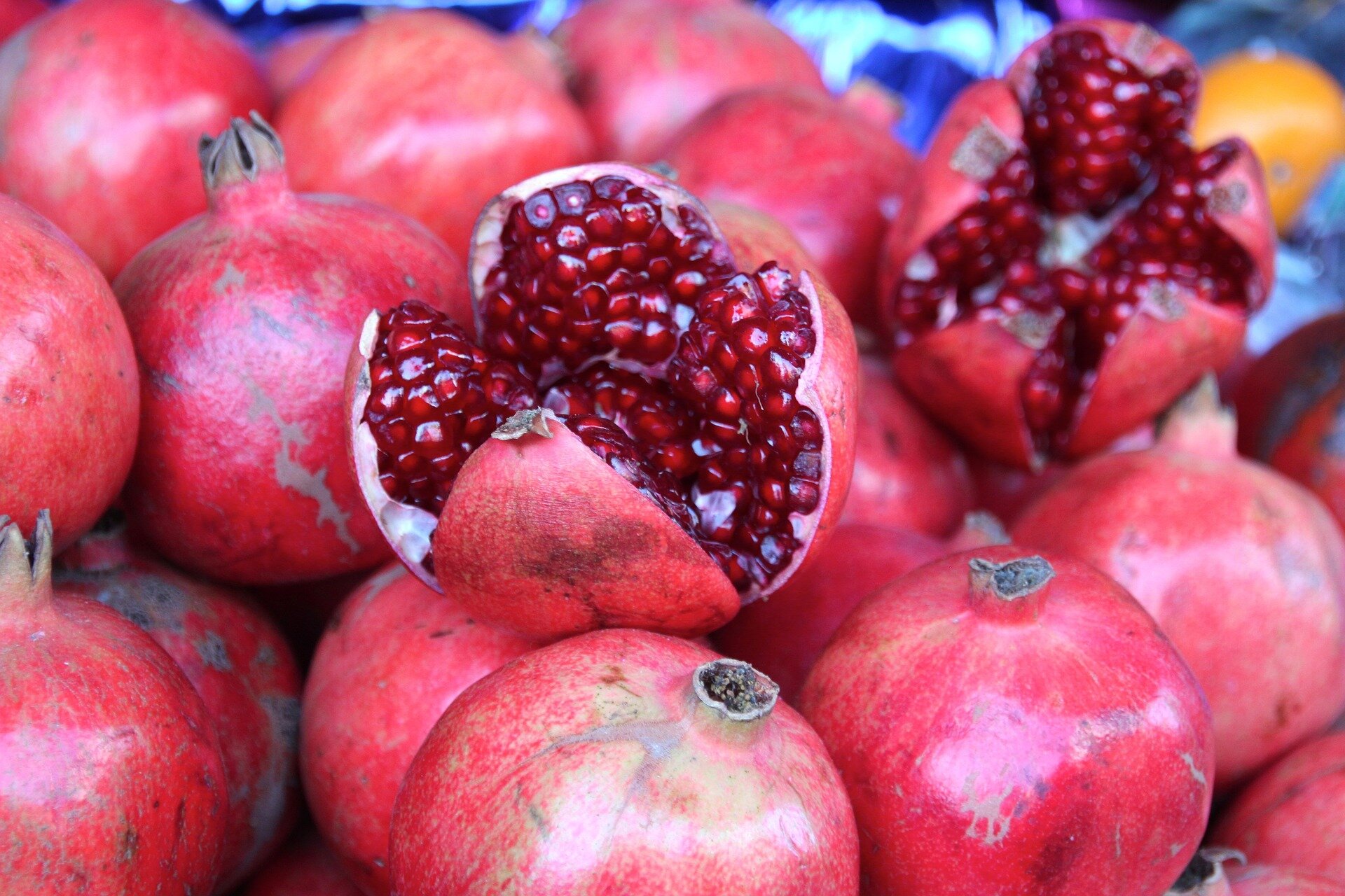 Research shows that pomegranates can provide a solution for fatty liver disease