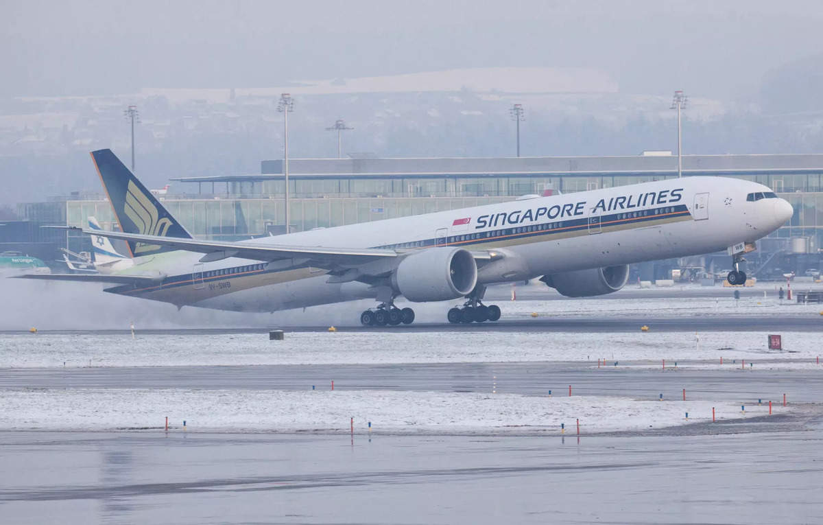 Singapore Airlines is cooperating with authorities in investigating serious flight turbulence incidents, ET TravelWorld