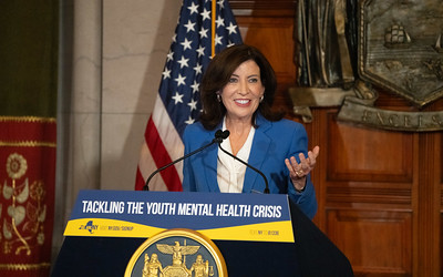 Regering Kathy Hochul zei dat ze de herverkiezingsinspanningen van burgemeester Eric Adams van New York nog niet zou steunen, maar zei dat ze een