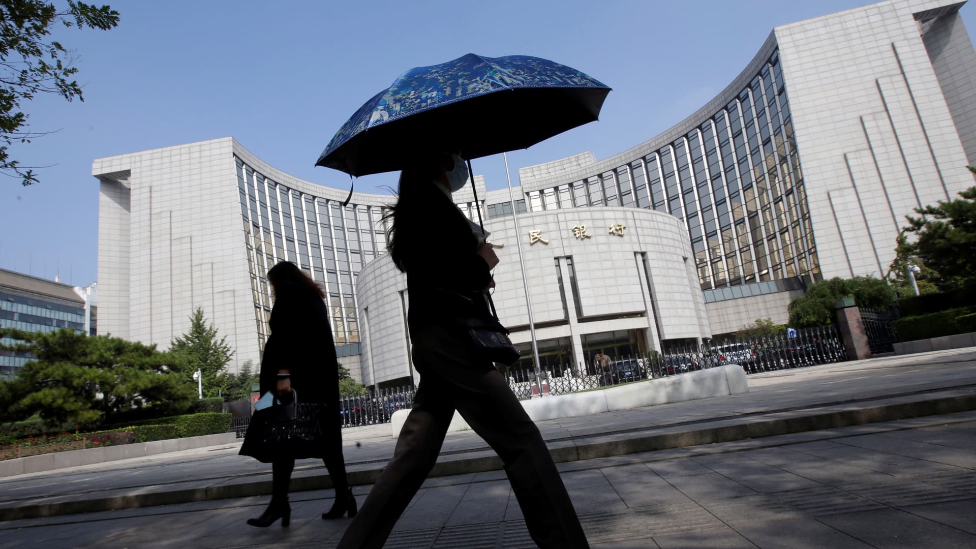 Fitch pushes back on Chinese interest rate cut while Fed keeps interest rates stable