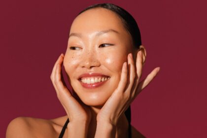 15 beste exfoliators voor een droge huid tot zacht dode huid van het gezicht