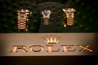 After a surge in pandemic profits, Rolex, Patek Philippe and Audemars Piguet face significant declines due to declining sales - extending a two-year decline