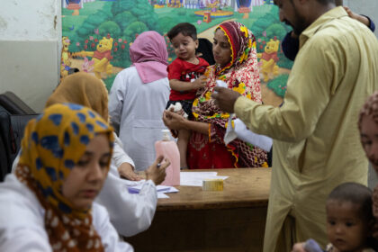 Pakistan languishes under deadly heat and fears the coming rains