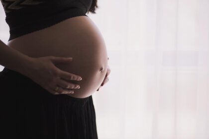 Pregnancy carriers face higher health risks during pregnancy compared to IVF and natural conceptions, study shows