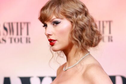 Taylor Swift tops the female-led album chart for the 10th week in a row