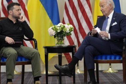 Biden speaks to Zelenskyy and pledges US military aid for Ukraine's Independence Day - National