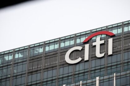 In lawsuit, broker claims Citi trader sexually harassed her for years