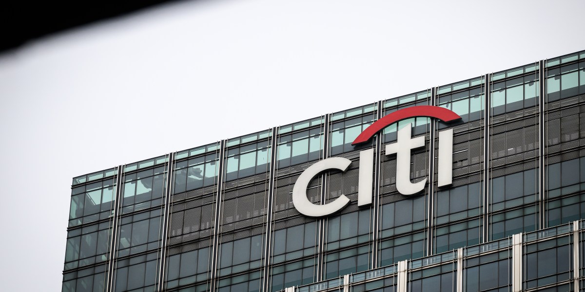 In lawsuit, broker claims Citi trader sexually harassed her for years