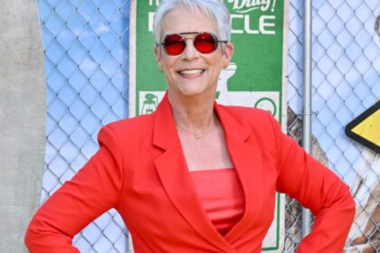 Jamie Lee Curtis on Tim Walz: 'Oh Dad, let's go!'