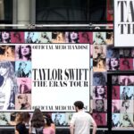 Rocked by the cancellation of concerts in Vienna, the Swifties shake it off and head to London