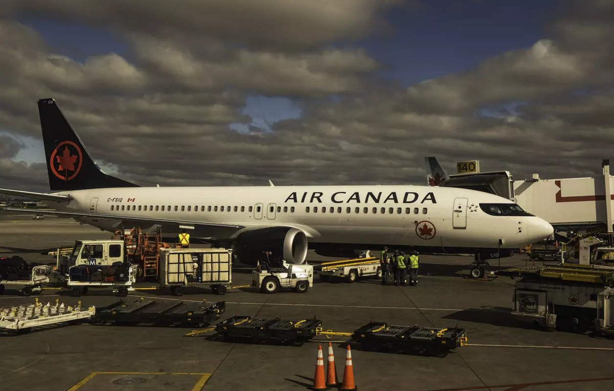 Air Canada prepares to shut down as talks with pilots' union ET TravelWorld near impasse