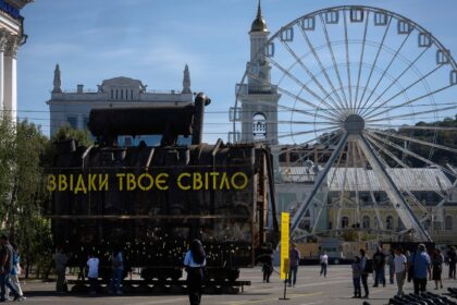 Charred transformer on Kiev Square creates a special war exhibition in Ukraine