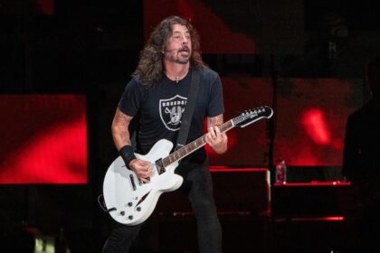 Dave Grohl says he is the father of a new daughter outside his 21-year marriage