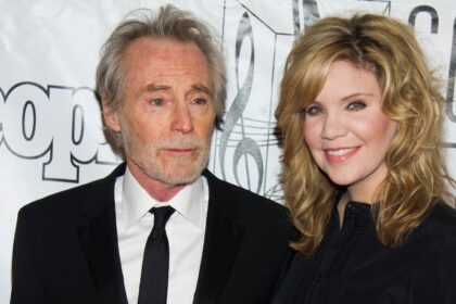 JD Souther, a singer-songwriter who wrote hits for the Eagles and Linda Ronstadt, dies at 78