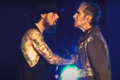 Jane's Addiction apologizes to fans for onstage fight, cancels show