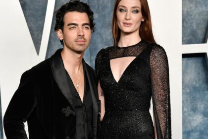 Joe Jonas and Sophie Turner are divorced and declared single