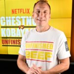 Joey Chestnut beats Kobayashi in Netflix's Hot Dog Eating Contest