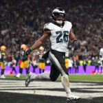 Saquon Barkley's 3 TDs ensure Eagles 'sloppy' win over Packers in Brazil