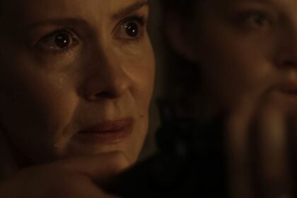 Sarah Paulson stars in scattered horror