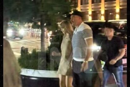 Taylor Swift and Travis Kelce have dinner in New York after the US open date