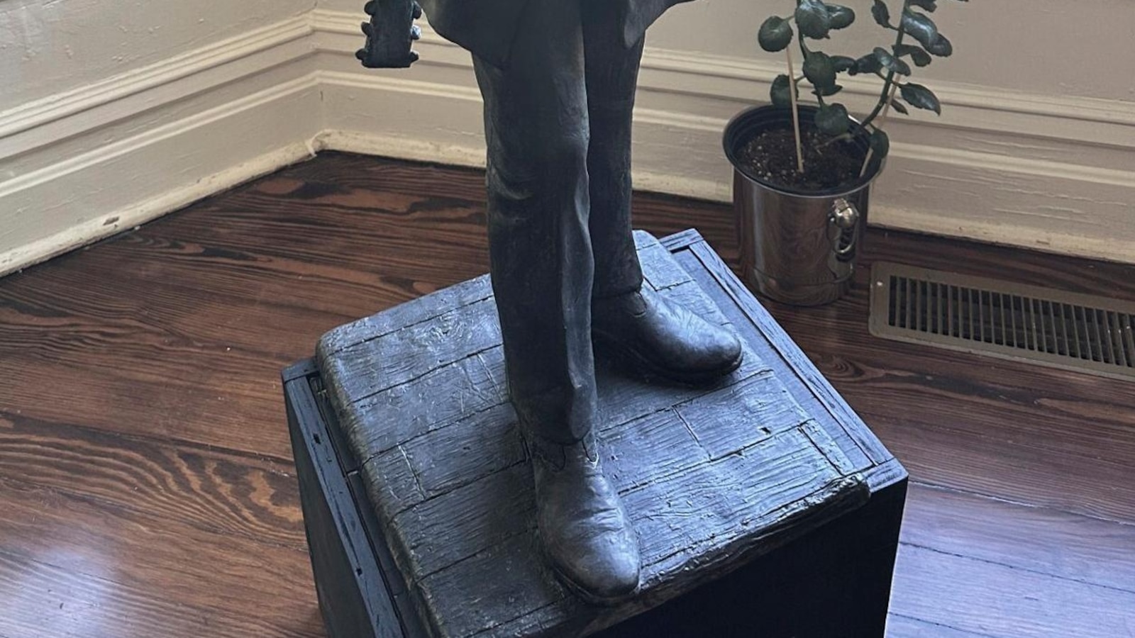 The 'Man in Black' heads to Washington: Arkansas' Johnny Cash statue is on its way to the U.S. Capitol