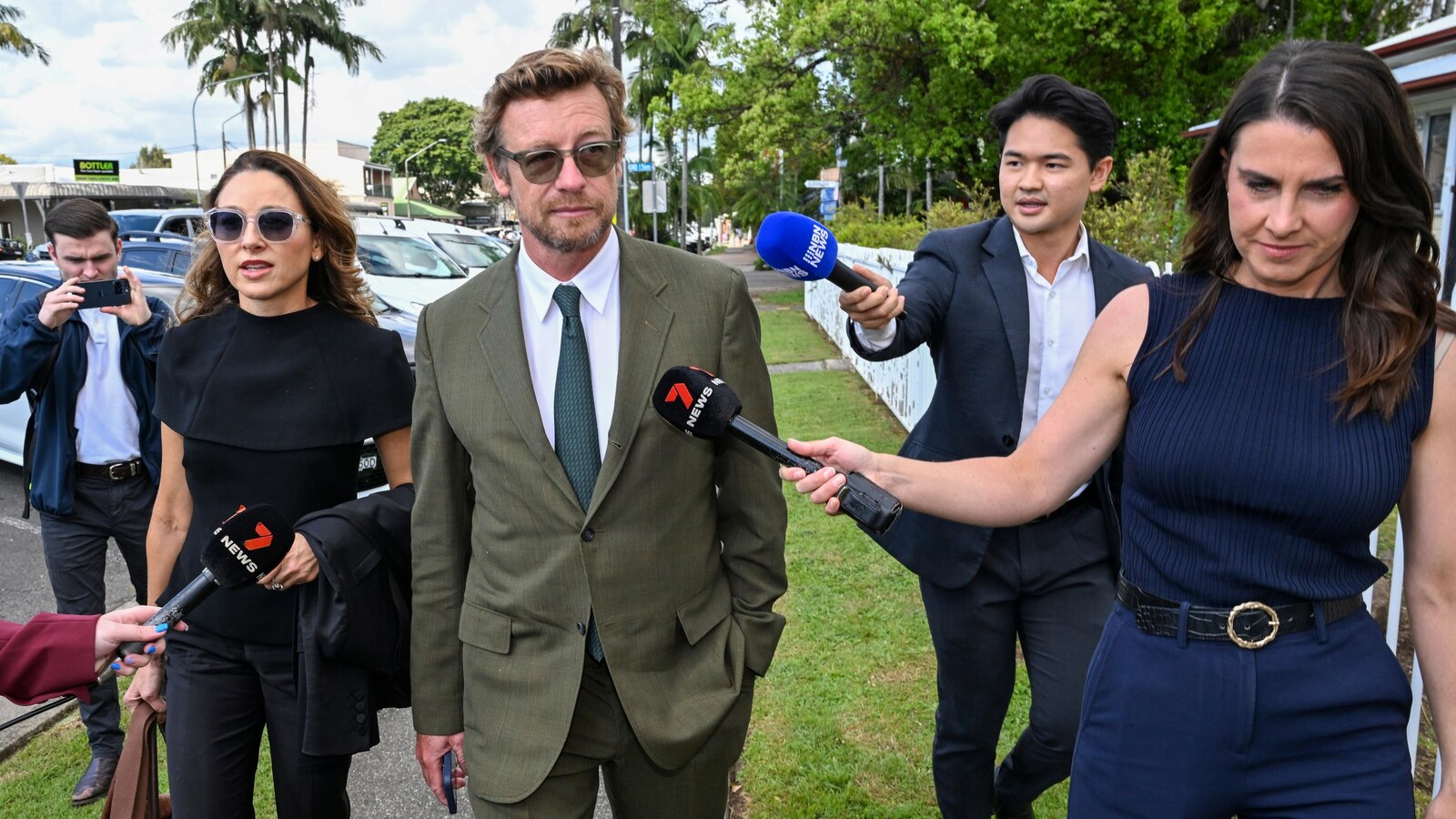 'The Mentalist' star Simon Baker admits to drinking and driving in Australia