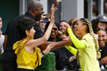 WATCH: Washington Spirit, USWNT star Trinity Rodman celebrates slam dunk for Magic Johnson