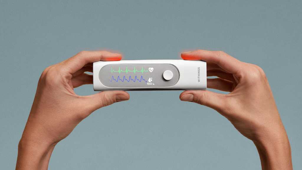 Withings BeamO held in the hand